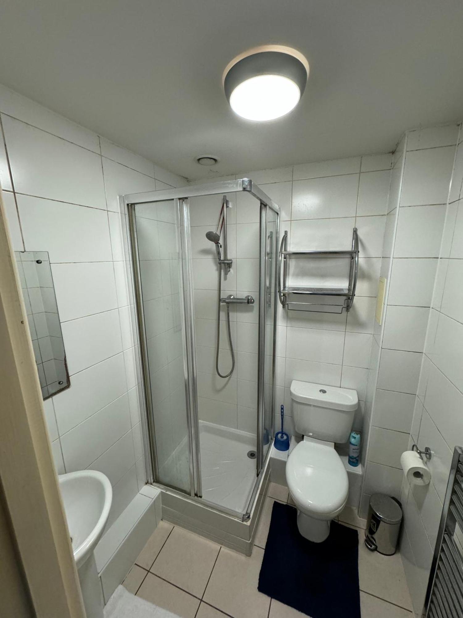 London Gateway Get-Away Apartment Hounslow Ngoại thất bức ảnh