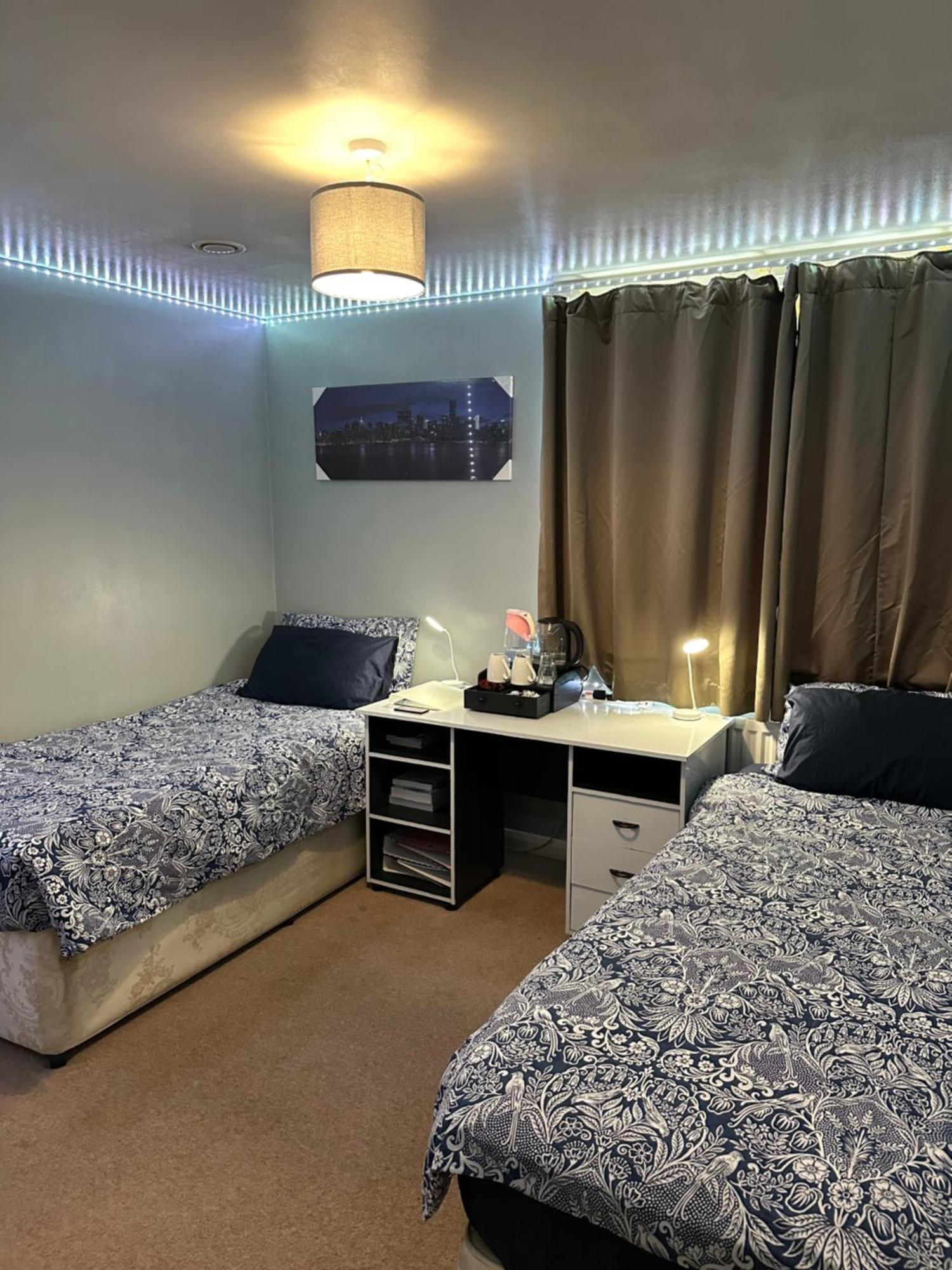 London Gateway Get-Away Apartment Hounslow Ngoại thất bức ảnh
